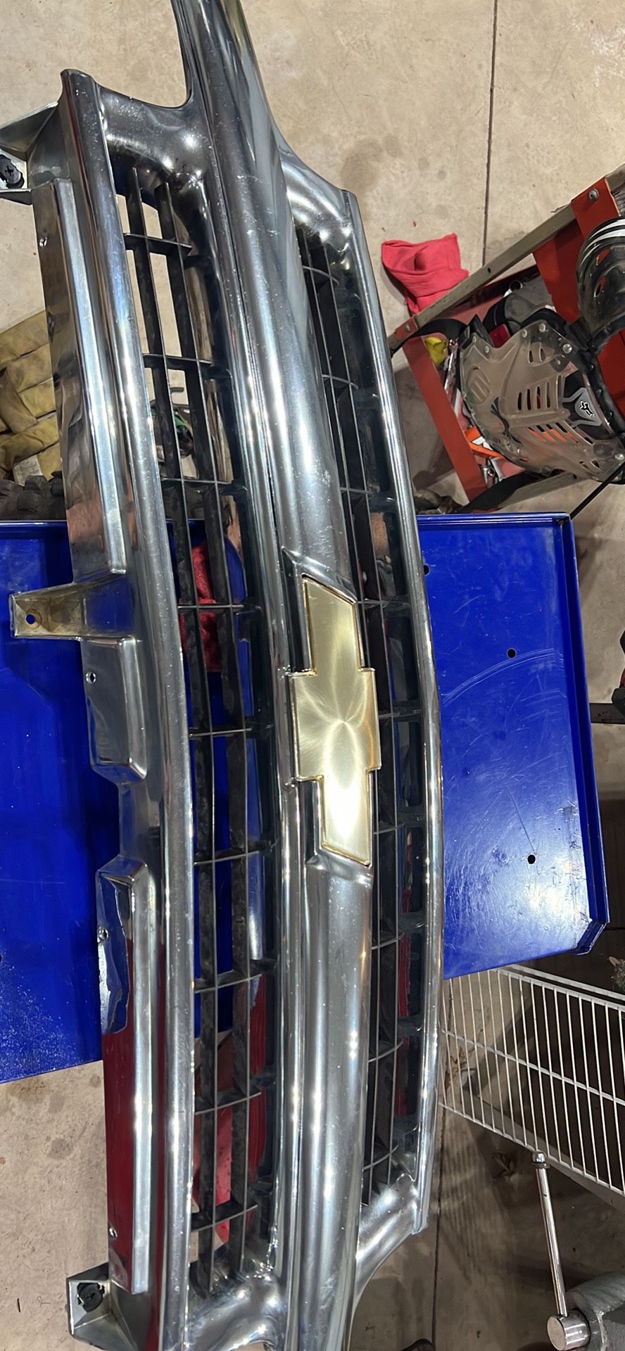 Chevy 1500/suburban grillie OEM