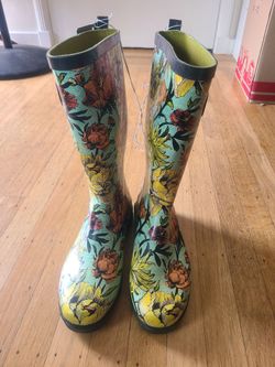 Brand New Waterproof Garden/Rain Boots