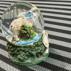 Elephant globe 