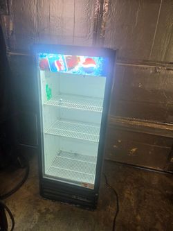 Pepsi true mfg 12 cubic feet glass door commercial merchandiser cooler refrigerator