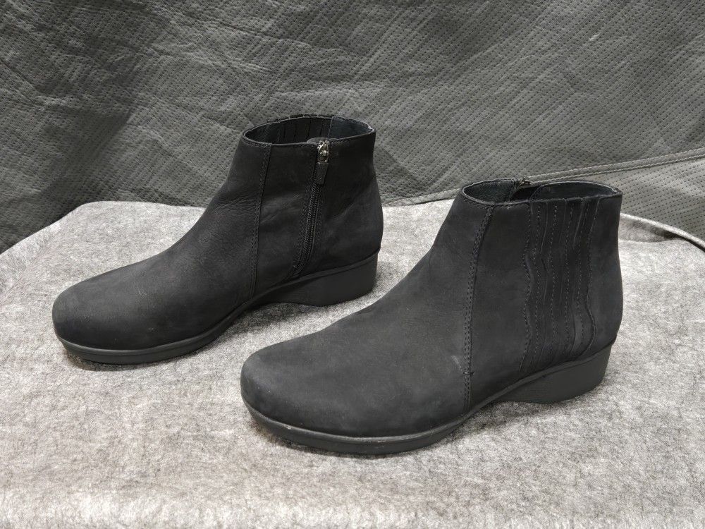 DANSKO LEATHER BOOTIES - Women’s Size 41