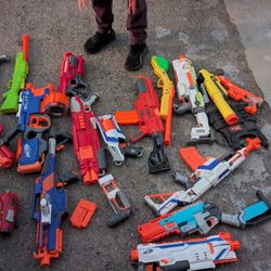 Lot of Nerf Guns with Mags and Darts (Not all tested)