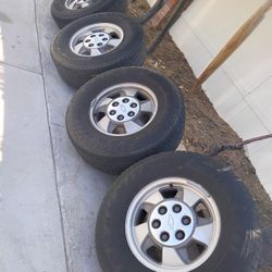 Set De Cuatro Llantas Para Suburban Silverado Y Tahoe Buenas Condiciones
