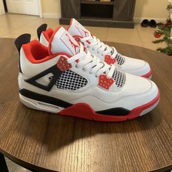 Nike Retro 4 Fire Red Men’s Size 9.5 DC7770-160 (New-Nuevos)