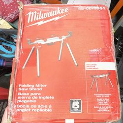 Milwaukee Folding Miter Saw Stand