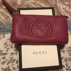 Gucci wristlet 