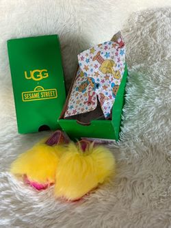 New big bird uggs size 6