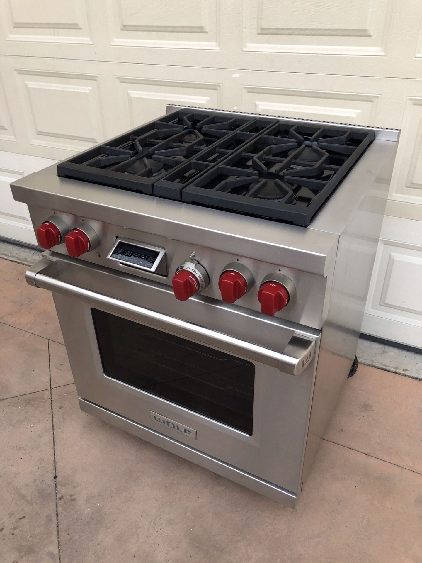 Wolf 30” Dual Fuel Range Stove DF304 [SOLD] for Sale in Signal Hill, CA