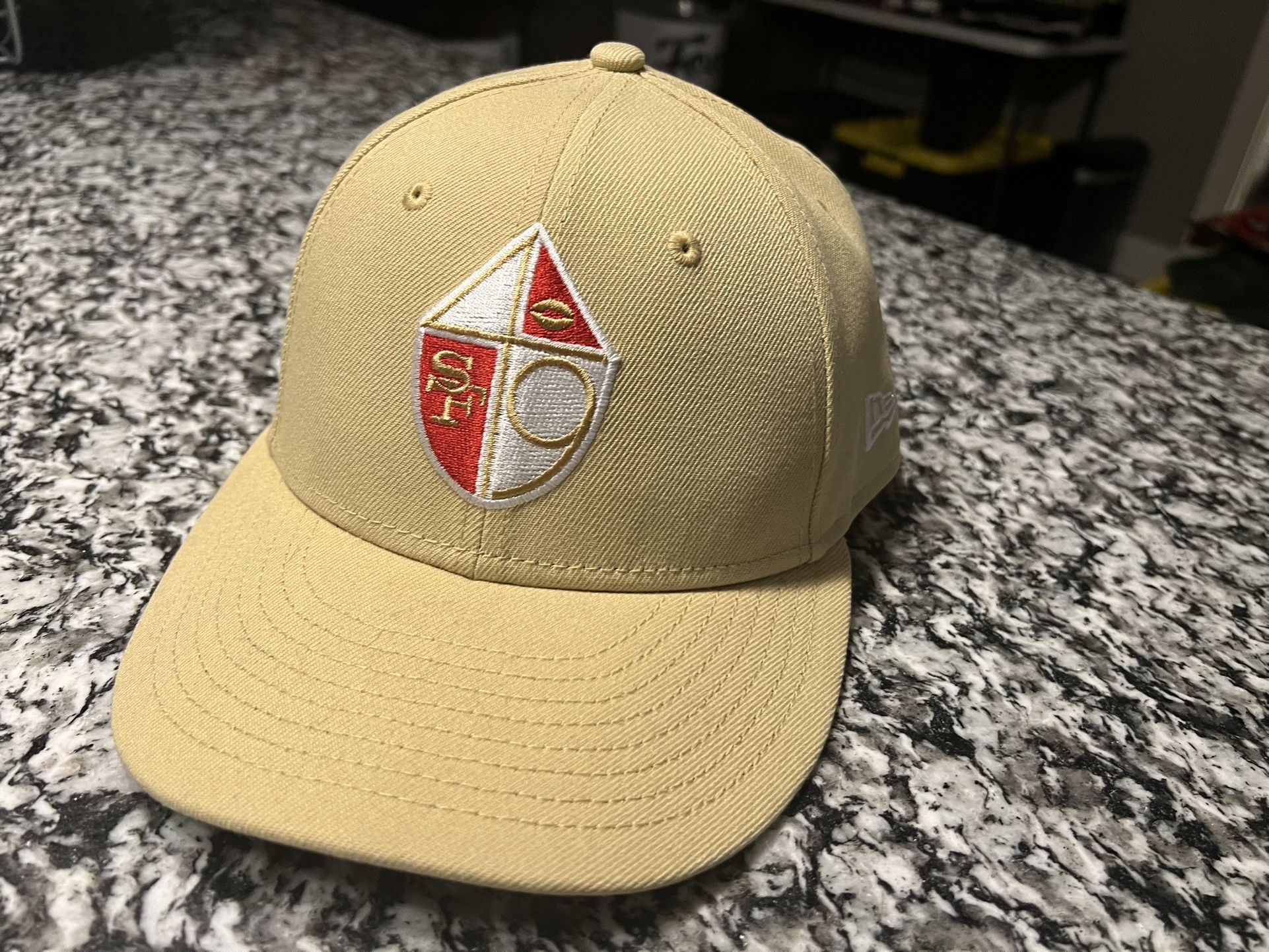 Fitted New Era 49ers hat - new/never worn