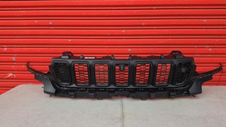 Jeep Grand Cherokee Upper Grill 2021-2023