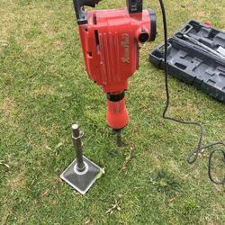 Demolition Hammer With Compactor Bit