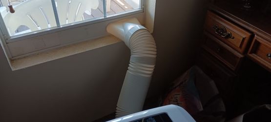 Portable Air Conditioner,  Almost new , works exellent