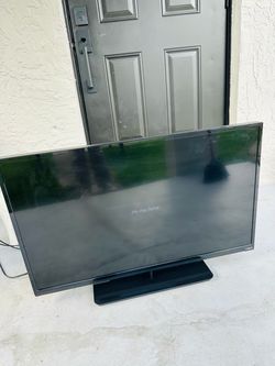 Vizio TV 35 INCH
