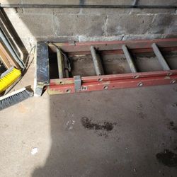 Ladder 32 Am Selling Because It Too Heary For My Job So Everything Works 