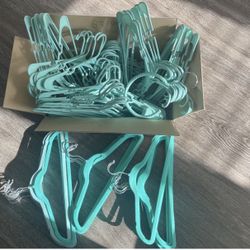 Teal Hangars - Approx 120