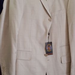 New With Tags High-quality Brand Satin Men's Suit Size XL Off-white Color Italy Made By Mecca Brand $45