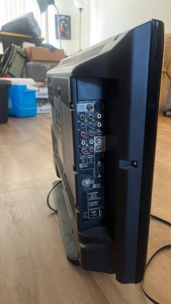 Sanyo Flat Screen  22 in TV with HDMI and USB
