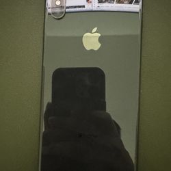 Apple iPhone XS Max 256GB Unlocked Space Gray (Cracked Screen)
