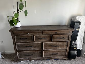 Wood dresser 9 drawers