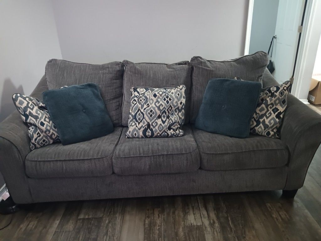 Massive Price Cut ..Sofa and Loveseat Cheap!!!Need Gone ASAP