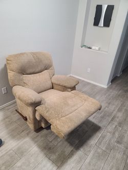 Very Comfortable Great Condition Recliner