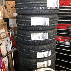 Brand New Kumho Tires Crv RAV4 225/65/17