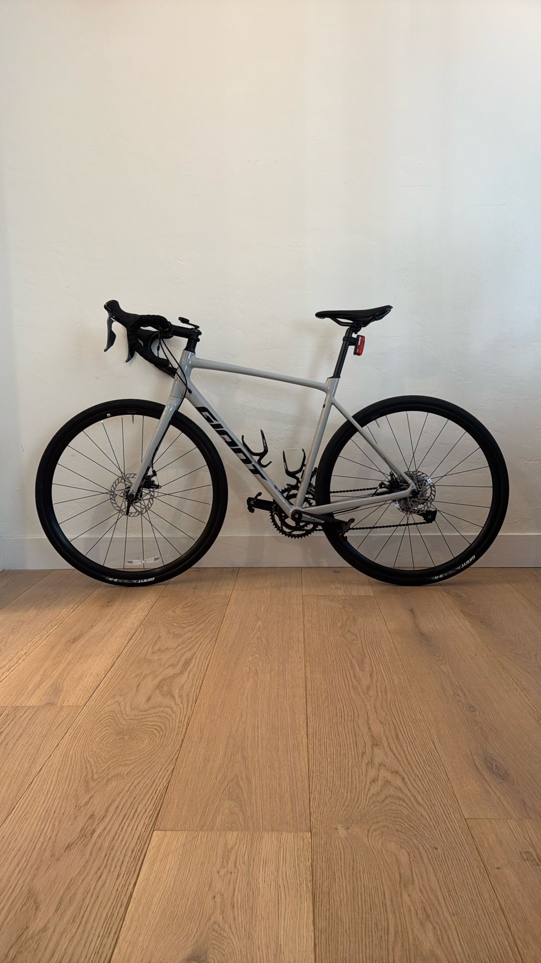 GIANT CONTEND AR 4 M/L (2025)
