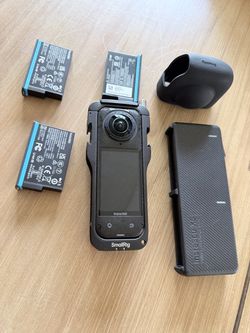 Insta360 X5 with 3x Batteries, Battery Charger and Cover
