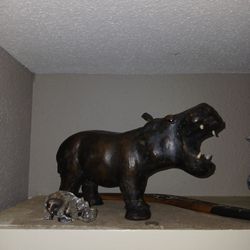 Hippo-potamus 