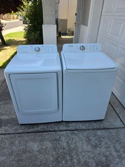 Samsung High Efficiency Washer and Dryer Set (Electric)