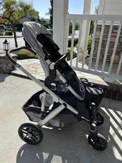 UppaBabay VISTA V2 Stroller
