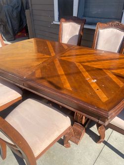 Table with 6 chairs
