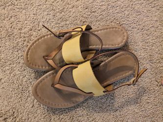 Women Sandles Size 7.5
