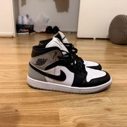  Men’s Air Jordans High top Size 8.5 