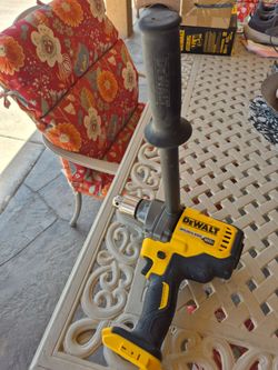 FLEXVOLT 60V CORDLESS MIXER/DRILL