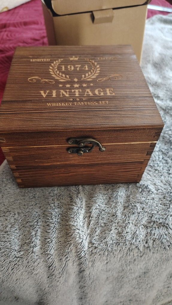 1974 Whiskey Sipping Set