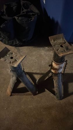 Jack stands