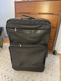 Skyline Black Rolling Luggage Suitcase