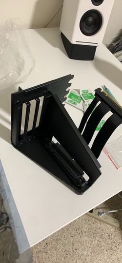 NZXT Vertical GPU Mount