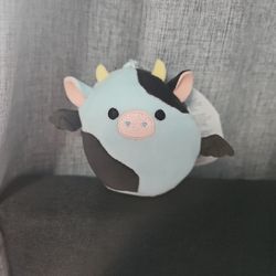 Mini Squishmallow Keychain Cillian Cow