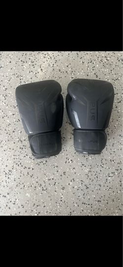 Sparring gloves