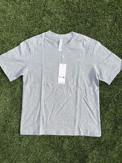 Alo Yoga Grey  T-Shirt brand new‼️ size: M