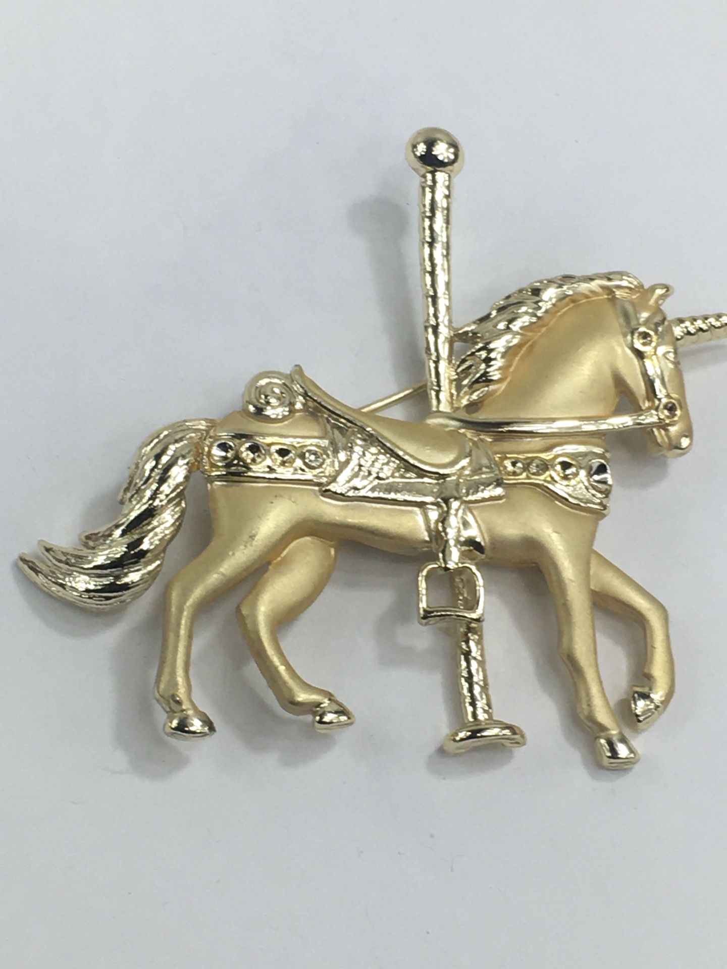 PIN BROOCH