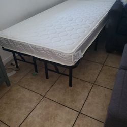 USED BED . 2 BOTTOM PEACE...THEY FOLD UP....