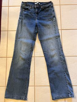 Levi’s Women’s Perfectly Slimming Boot Cut 512 Jeans