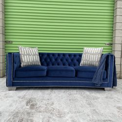 *Free Delivery* Modern Tufted Velvet Couch Sofa