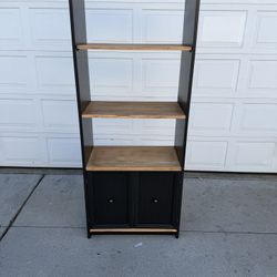 Modern Book Shelf With Natural Shelves 