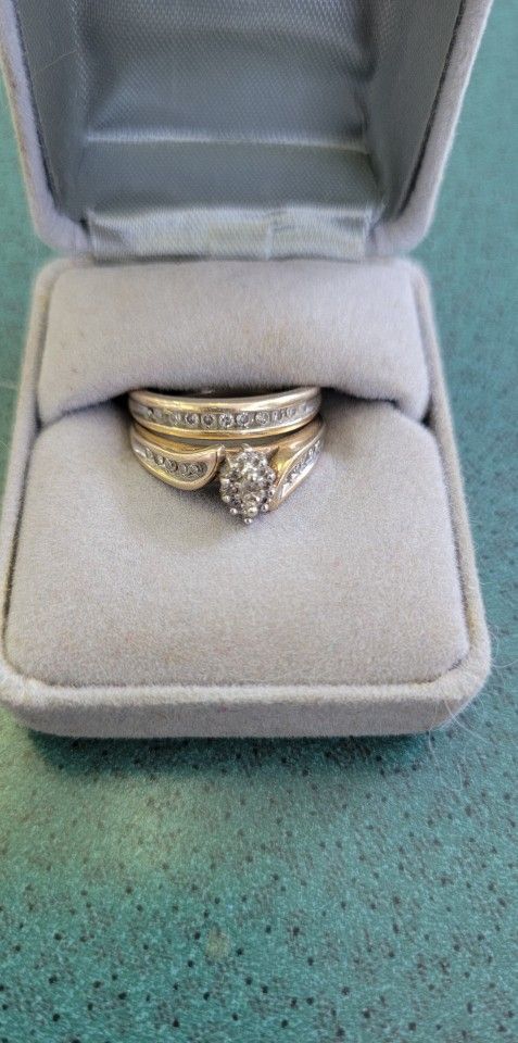 10k Gold & Diamond Wedding Ring Set