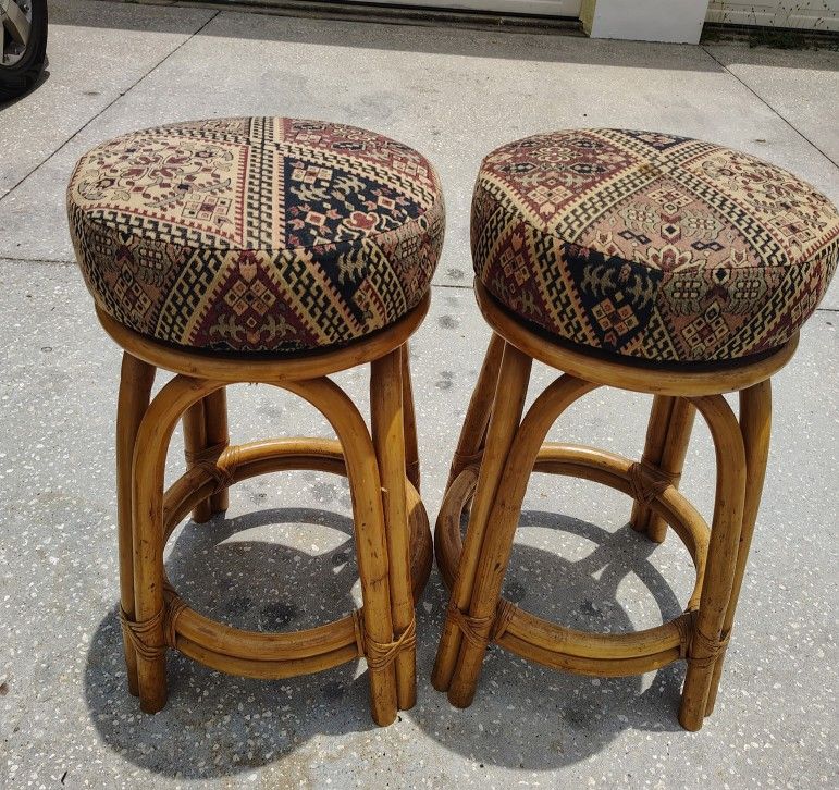 Bar & Counter Stool