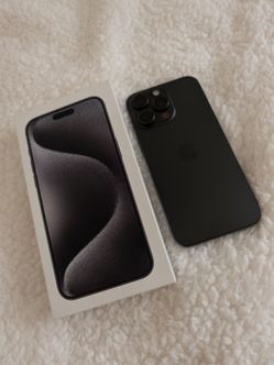 Apple Unlocked iPhone 15 pro Max 256 GB Black Titanium with Box and Screen Protector